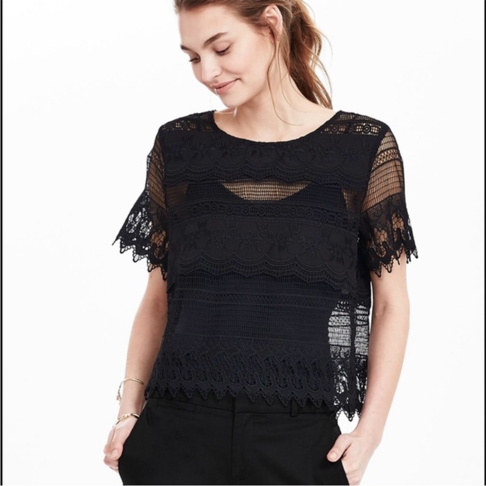 NWT Banana Republic scallop lace blouse short sleeve crop top sheer black xsmall